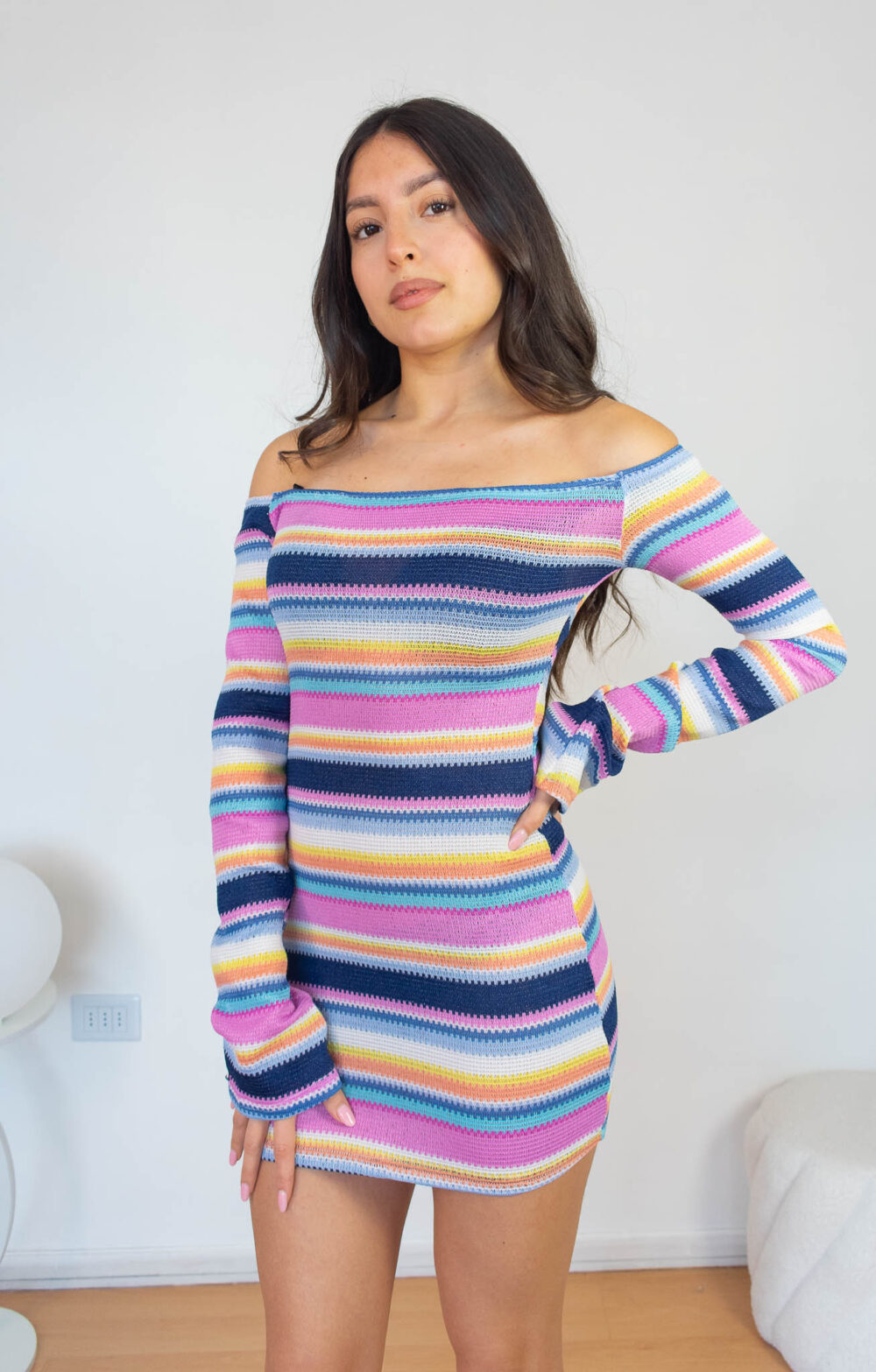 Vestido Corto Ajustado Rayas de Mangas Largas Lola