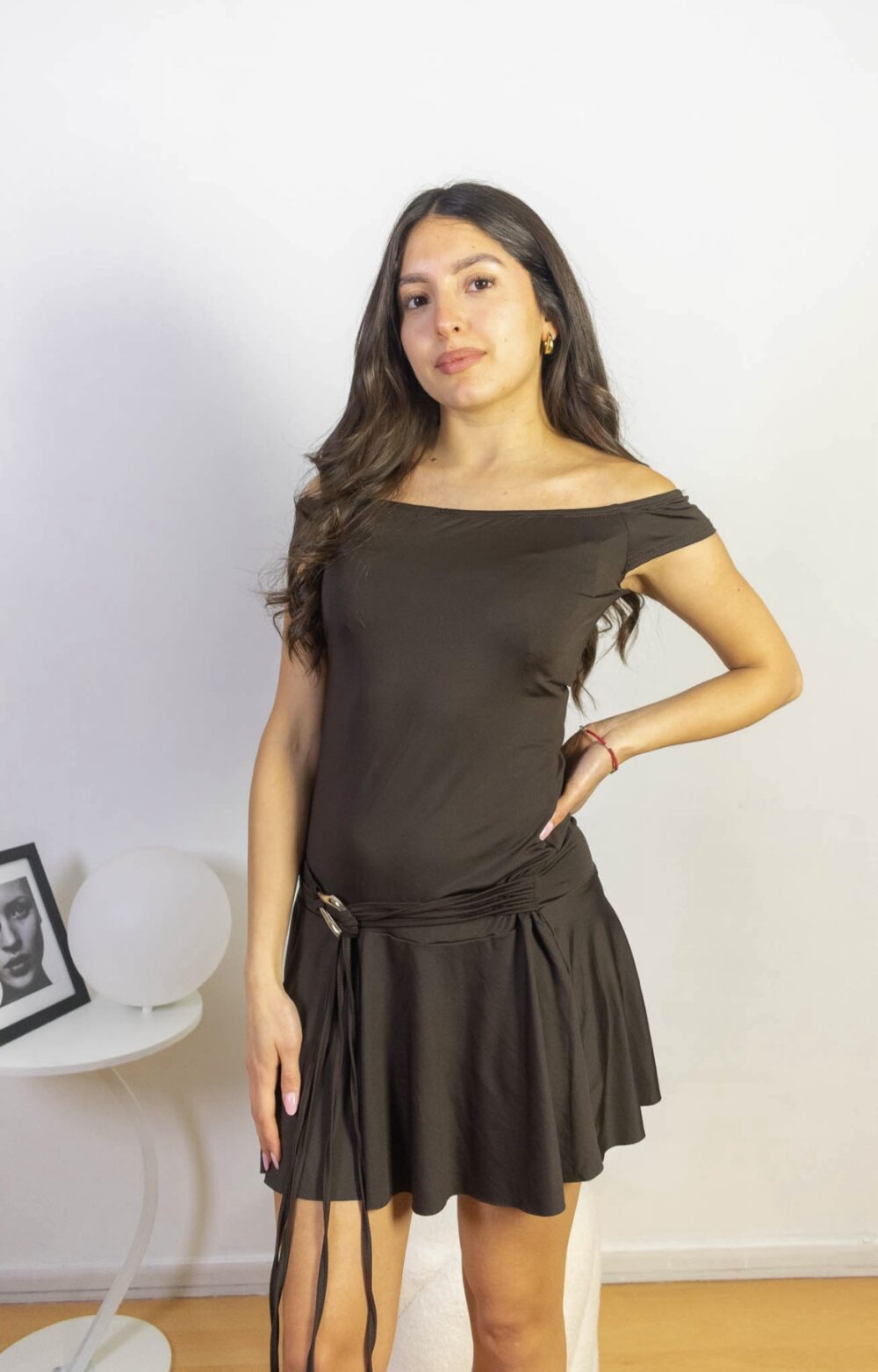 Vestido Corto Hombros Descubiertos Café Amanda
