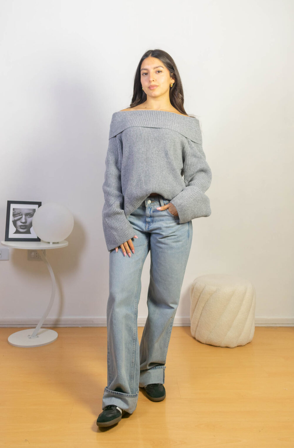 Sweater Oversize Hombros Descubiertos Mujer Gray 2kinspire modelo 001 1 de 4 | 2kinspire