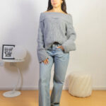 Sweater Oversize Hombros Descubiertos Mujer Gray 2kinspire modelo 001 1 de 4 | 2kinspire
