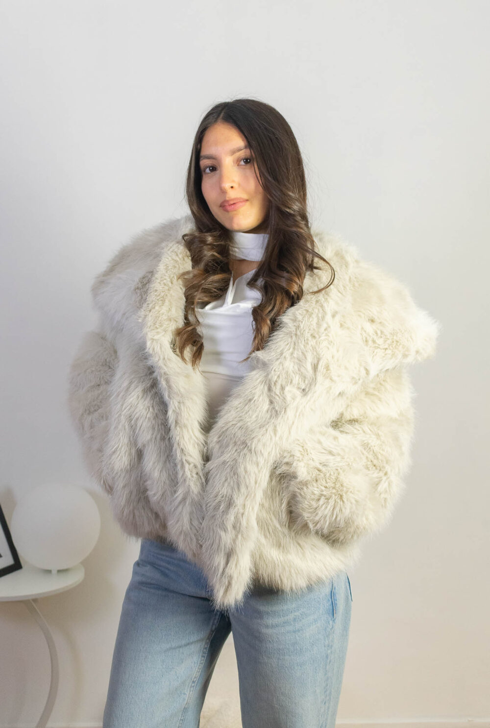 Abrigo Peludo Elegante De Piel Suave Oversize Sara 2kinspire modelo 001 10 de 11 | 2kinspire
