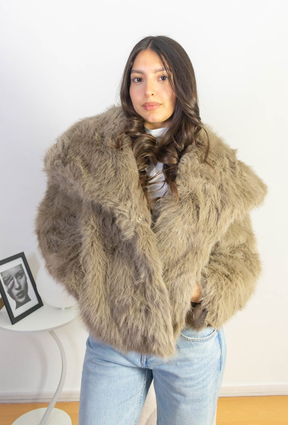 Abrigo Peludo Elegante De Piel Suave Oversize Sara 2kinspire modelo 001 4 de 11 | 2kinspire