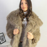 Abrigo Peludo Elegante De Piel Suave Oversize Sara 2kinspire modelo 001 5 de 11 | 2kinspire