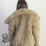 Abrigo Peludo Elegante De Piel Suave Oversize Sara 2kinspire modelo 001 6 de 11 | 2kinspire