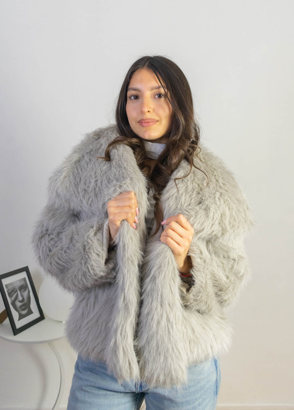 Abrigo Peludo Elegante De Piel Suave Oversize Sara 2kinspire modelo 001 8 de 11 | 2kinspire