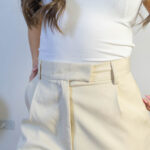 Pantalon Recto Elegante con Pliegues Mujer 2kinspire modelo 001 3 de 4 | 2kinspire