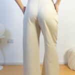 Pantalon Recto Elegante con Pliegues Mujer 2kinspire modelo 001 4 de 4 | 2kinspire