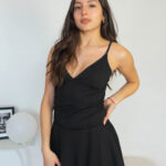 Vestido Corto con Tirantes Delgados Ajustables